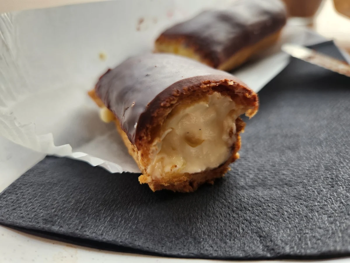 Eclair, Born & Bread Bakehouse