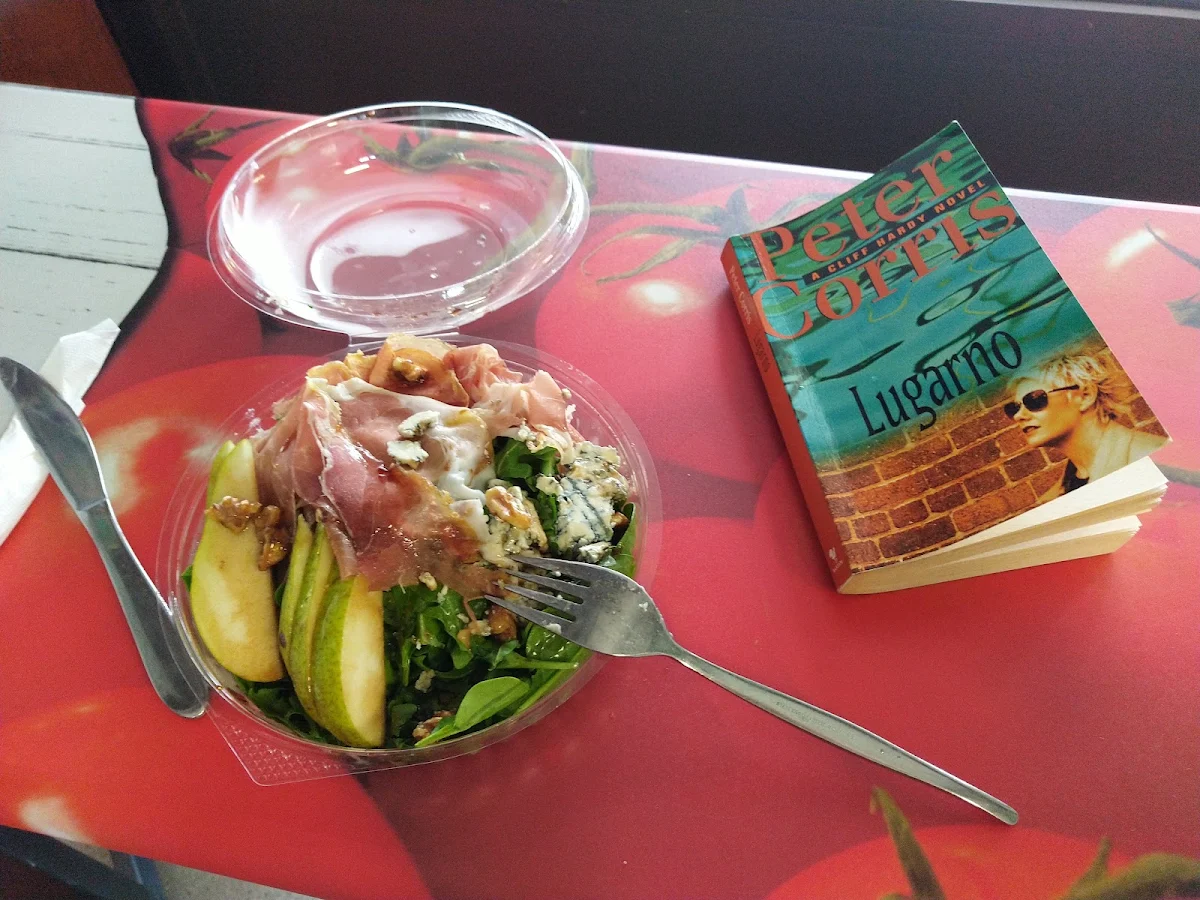 Highlights, Dee-Licious Family Delicatessen
