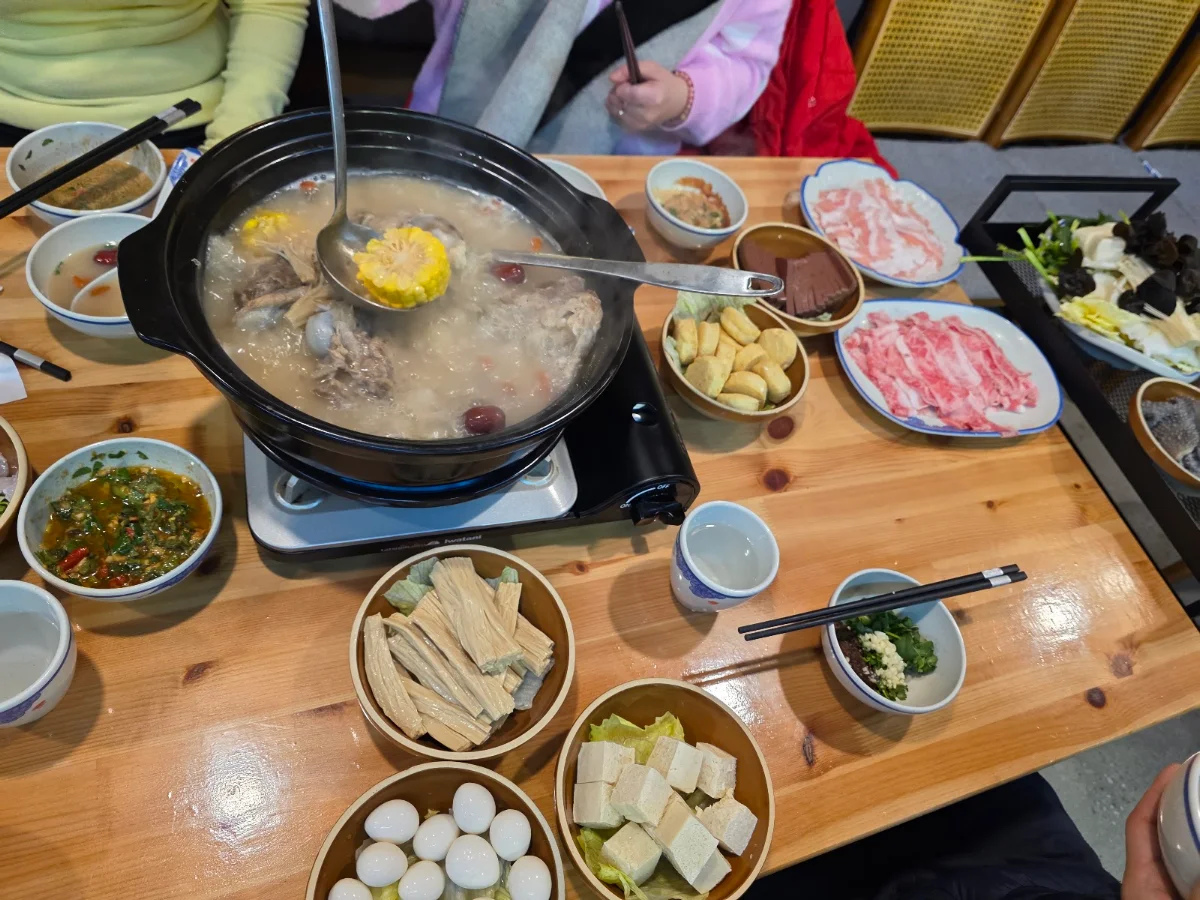 Highlights, Jun’s Hot pot