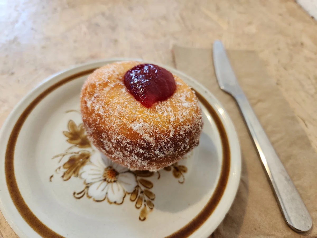 Jam Donut, Rat the Cafe