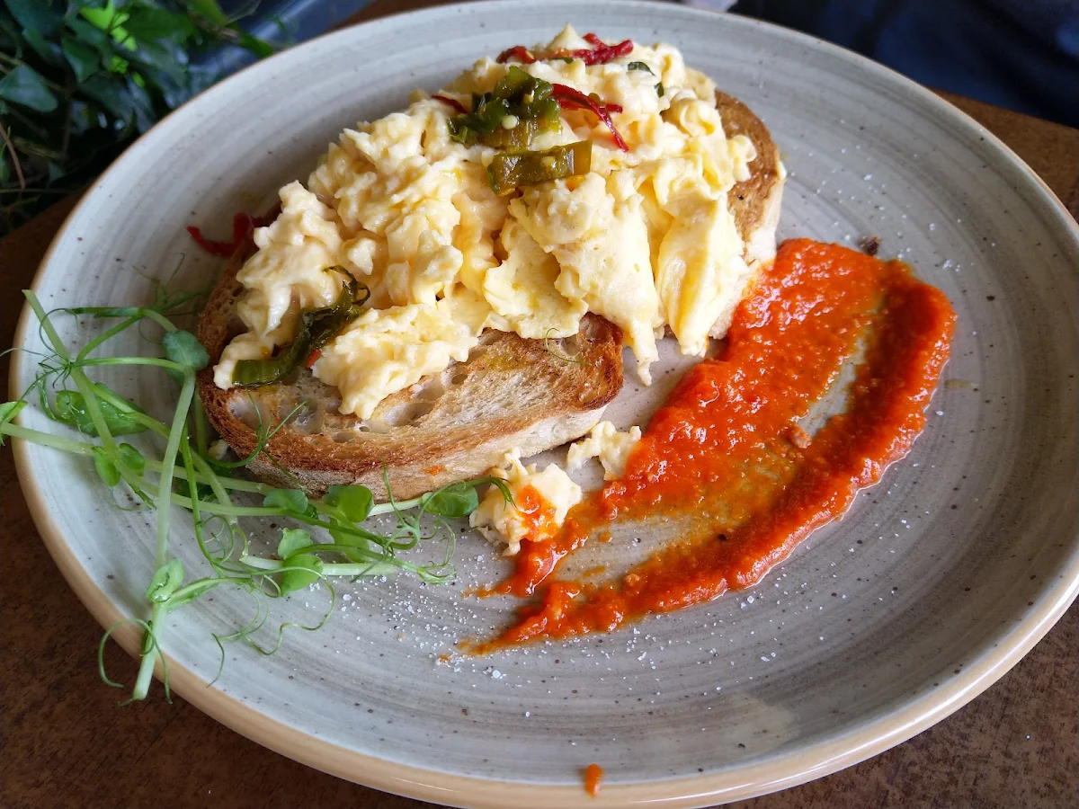 Spicy Scrambled Eggs