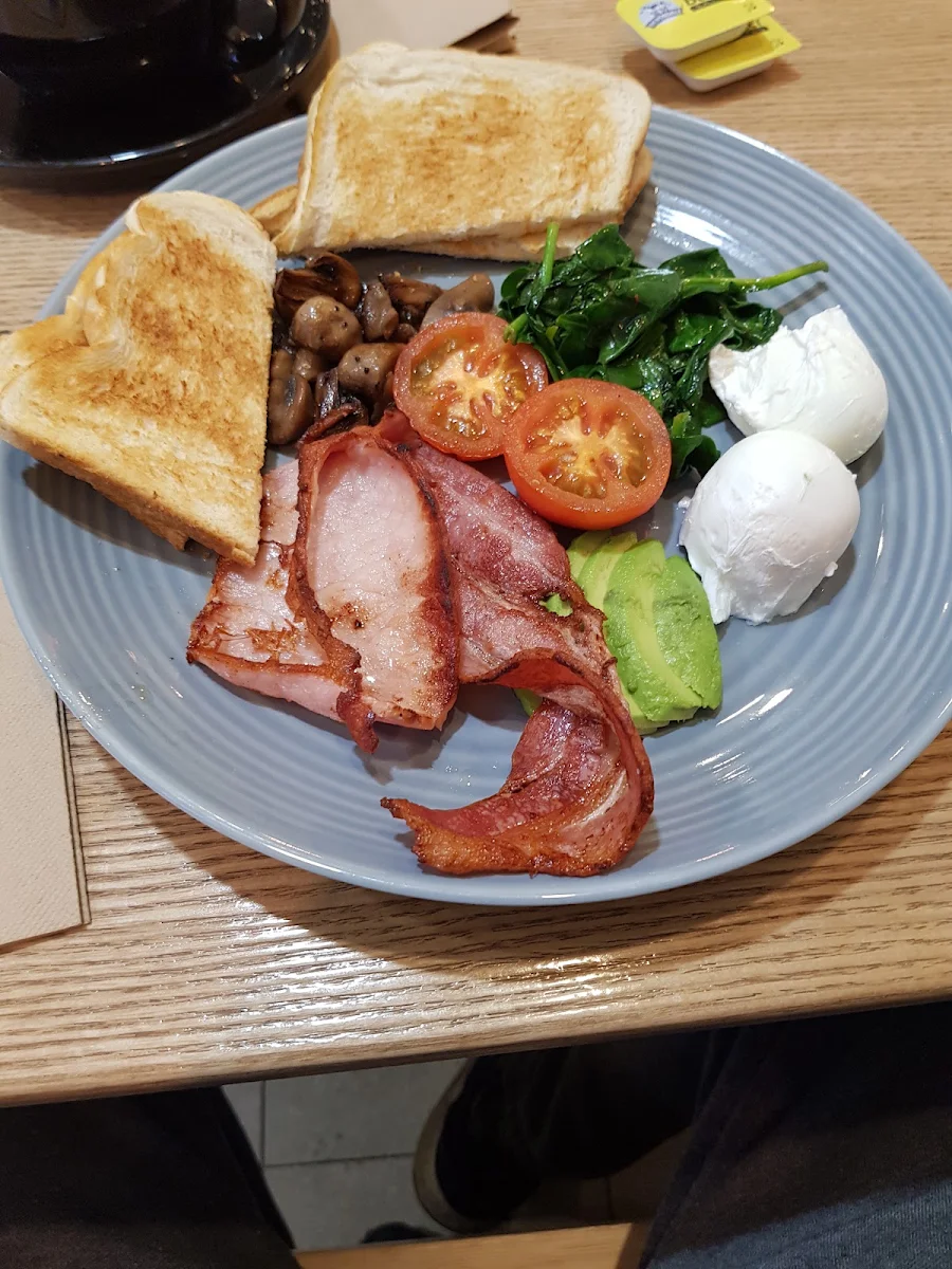 Classic Breakfast Avo & Spinach, Bread and Brew
