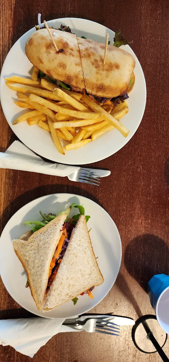 Highlights, Barney's Cafe, Bookham