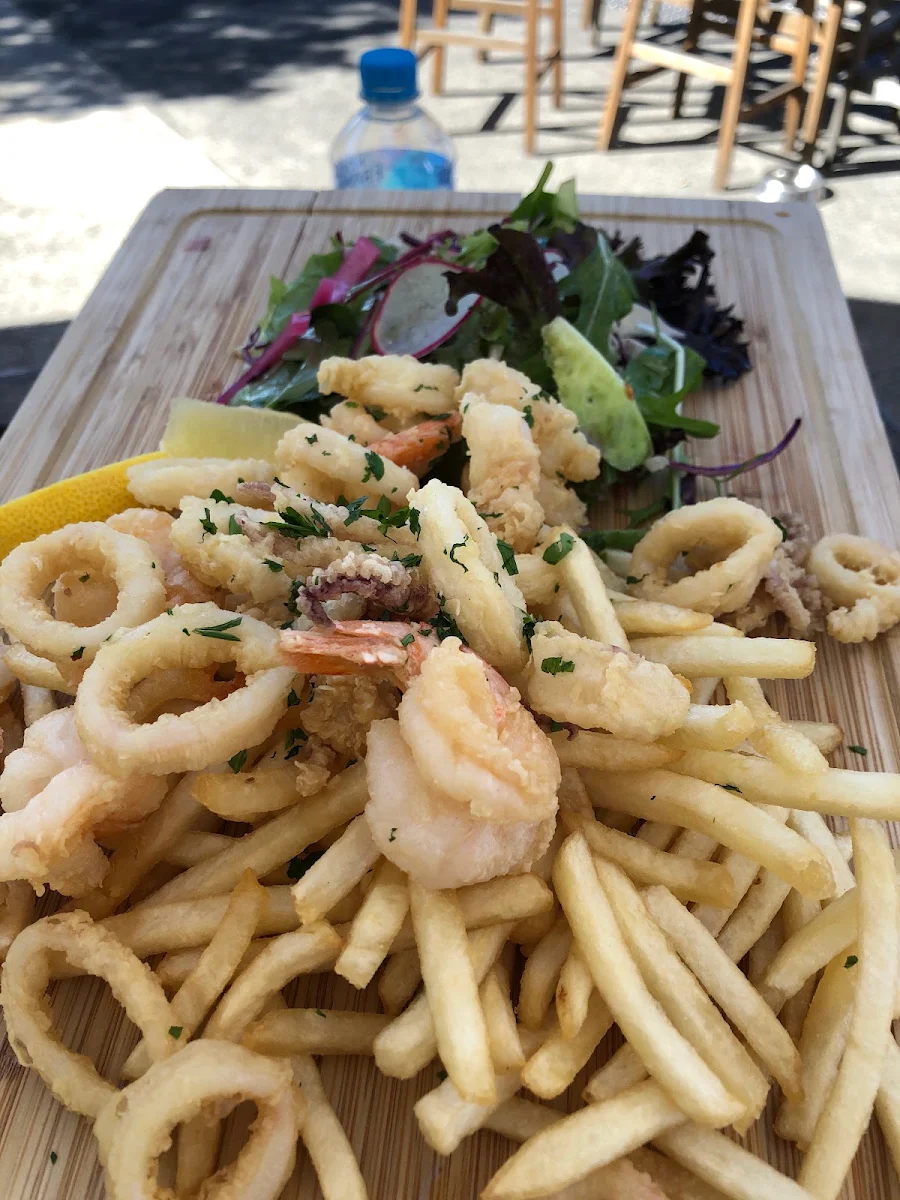 Fried Seafood Platter, Piccola baia
