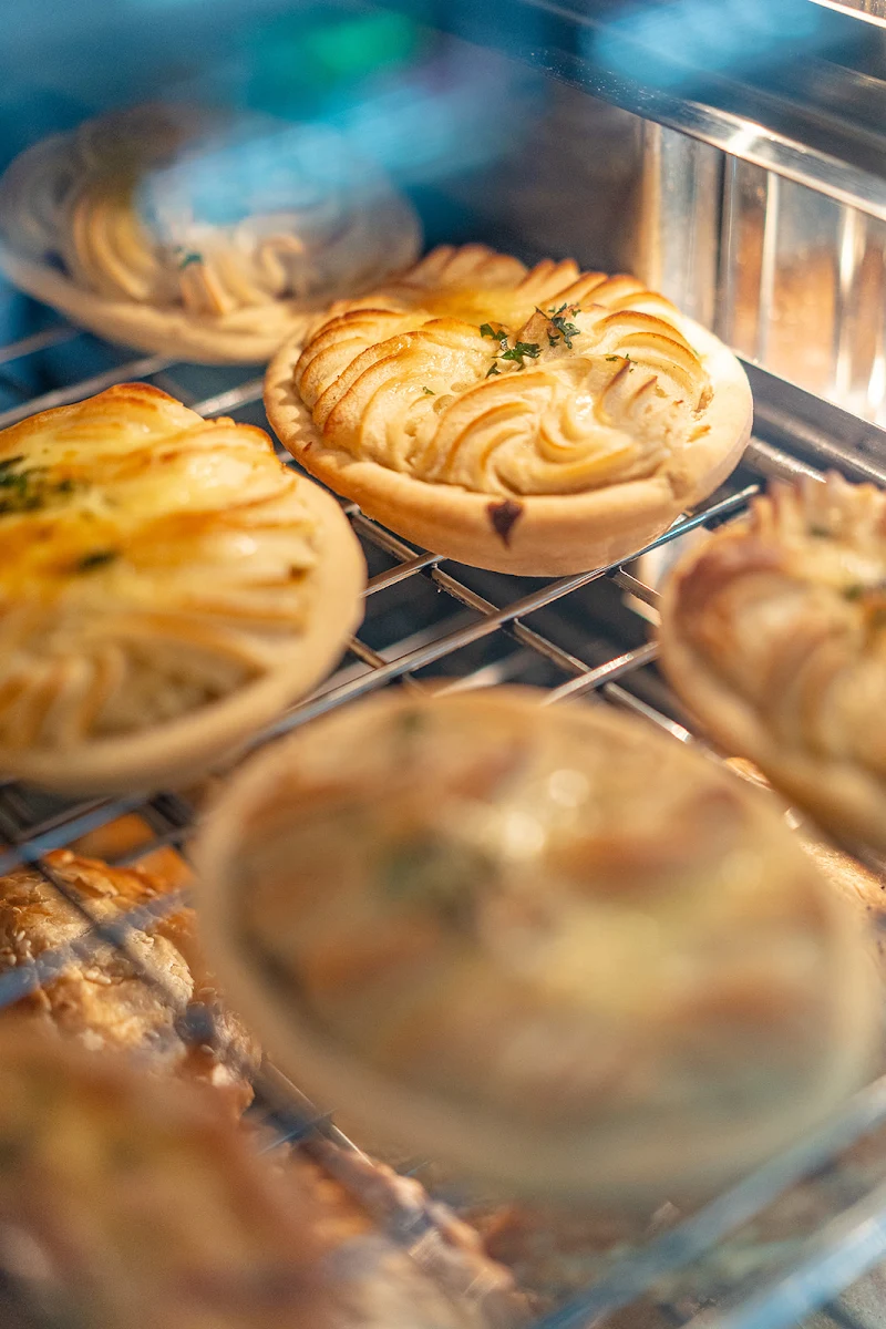 Highlights, Wanda Street Bakery