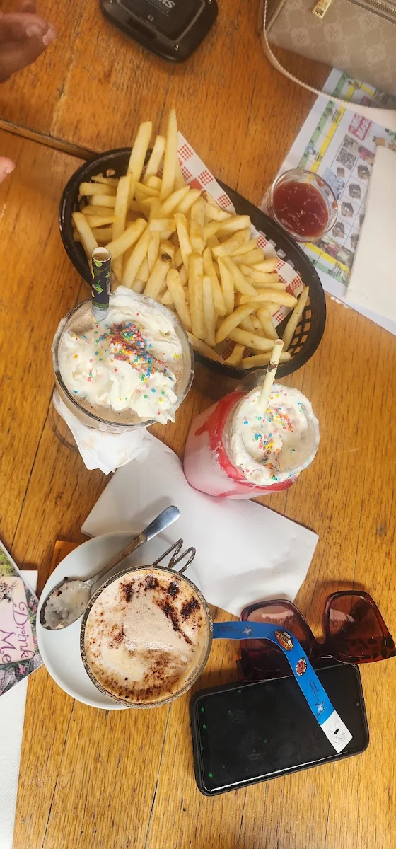 Highlights, Twisted Wonderland Café