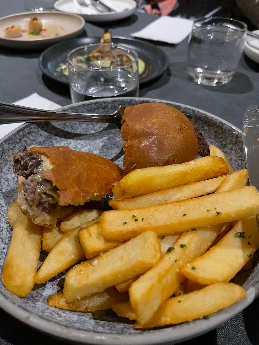 Highlights, Signature Restaurant