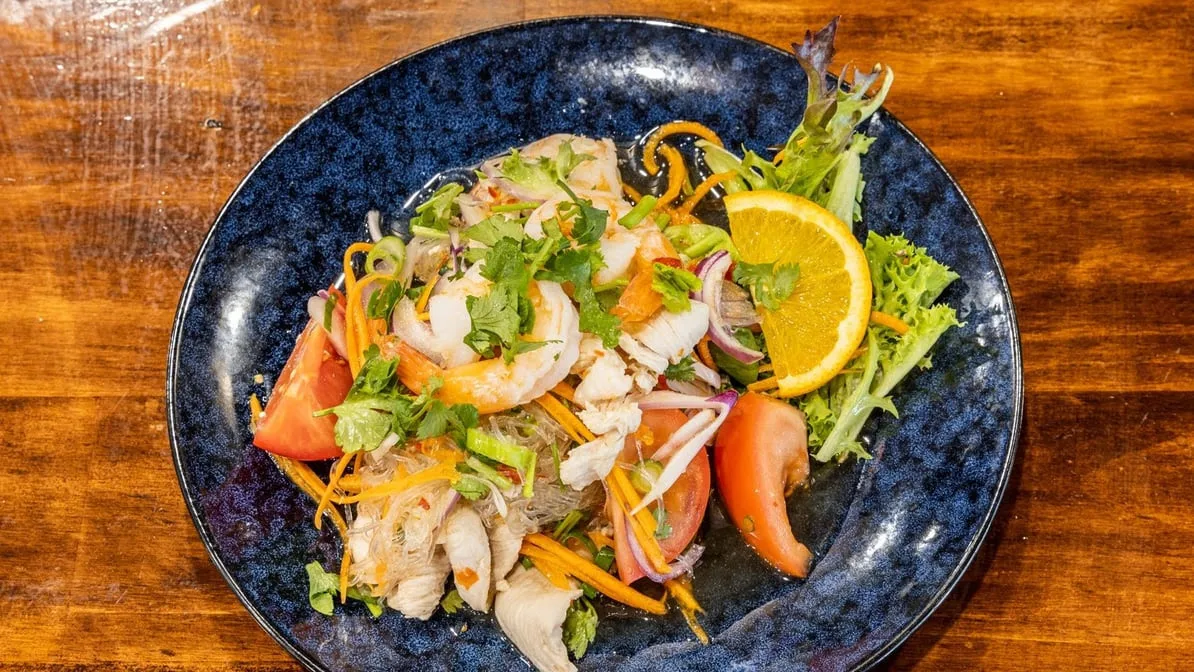 Highlights, Pad Thai Chisholm