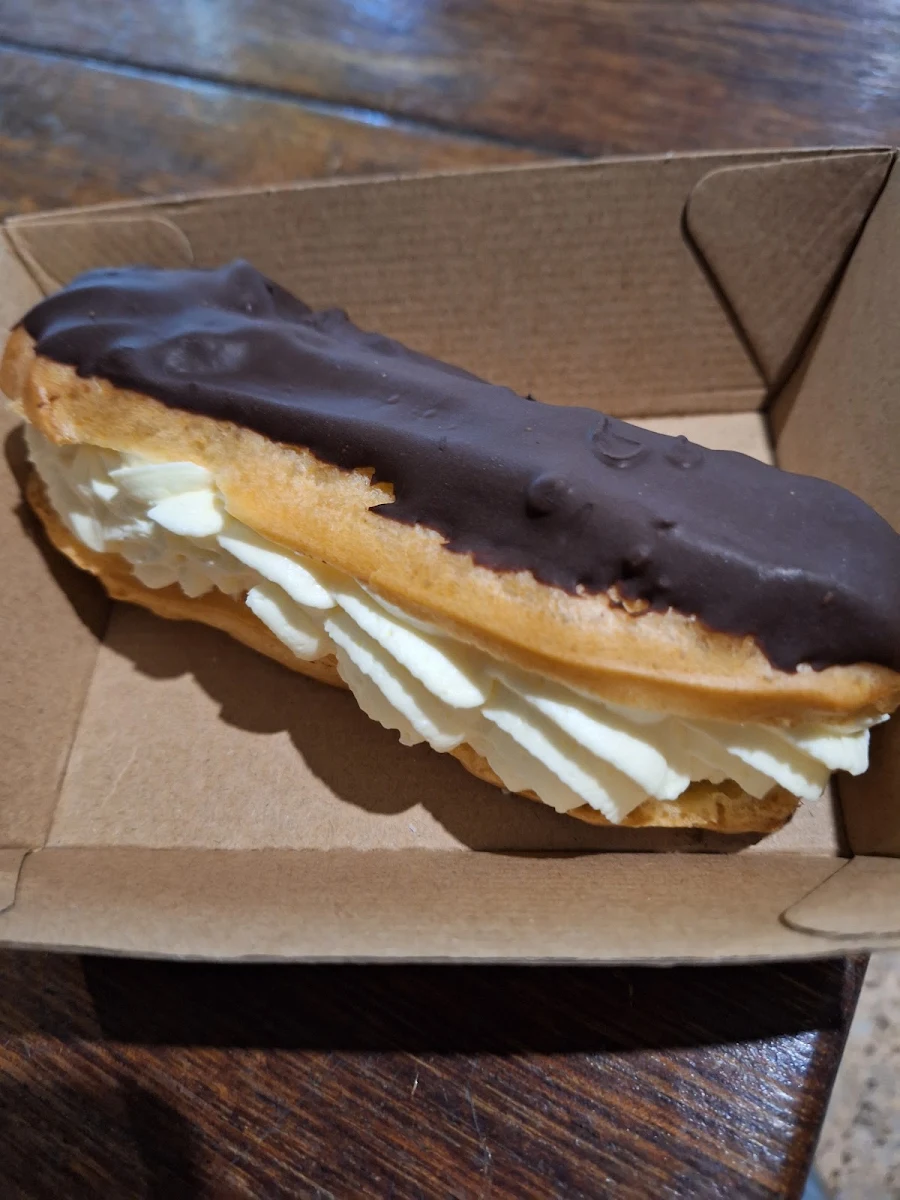 Chocolate Eclair, Babalino's Bakery