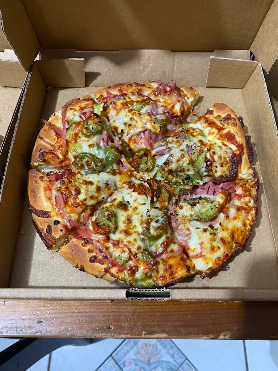 Highlights, Robins Pizza, Pasta & Ribs