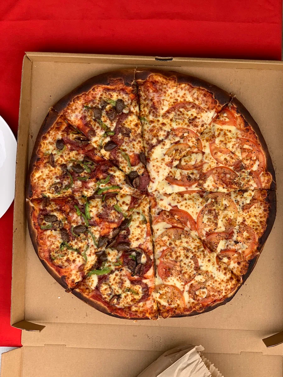 Highlights, Robins Pizza, Pasta & Ribs