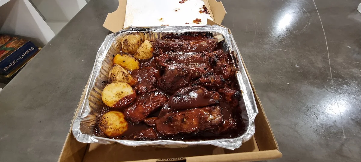 Highlights, Robins Pizza, Pasta & Ribs