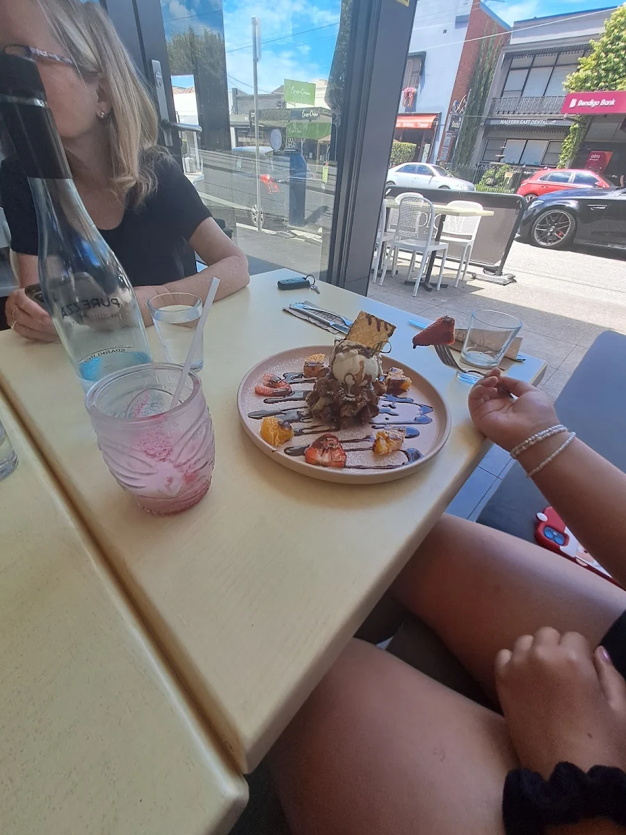 Waffle On, MoMa Social Cafe