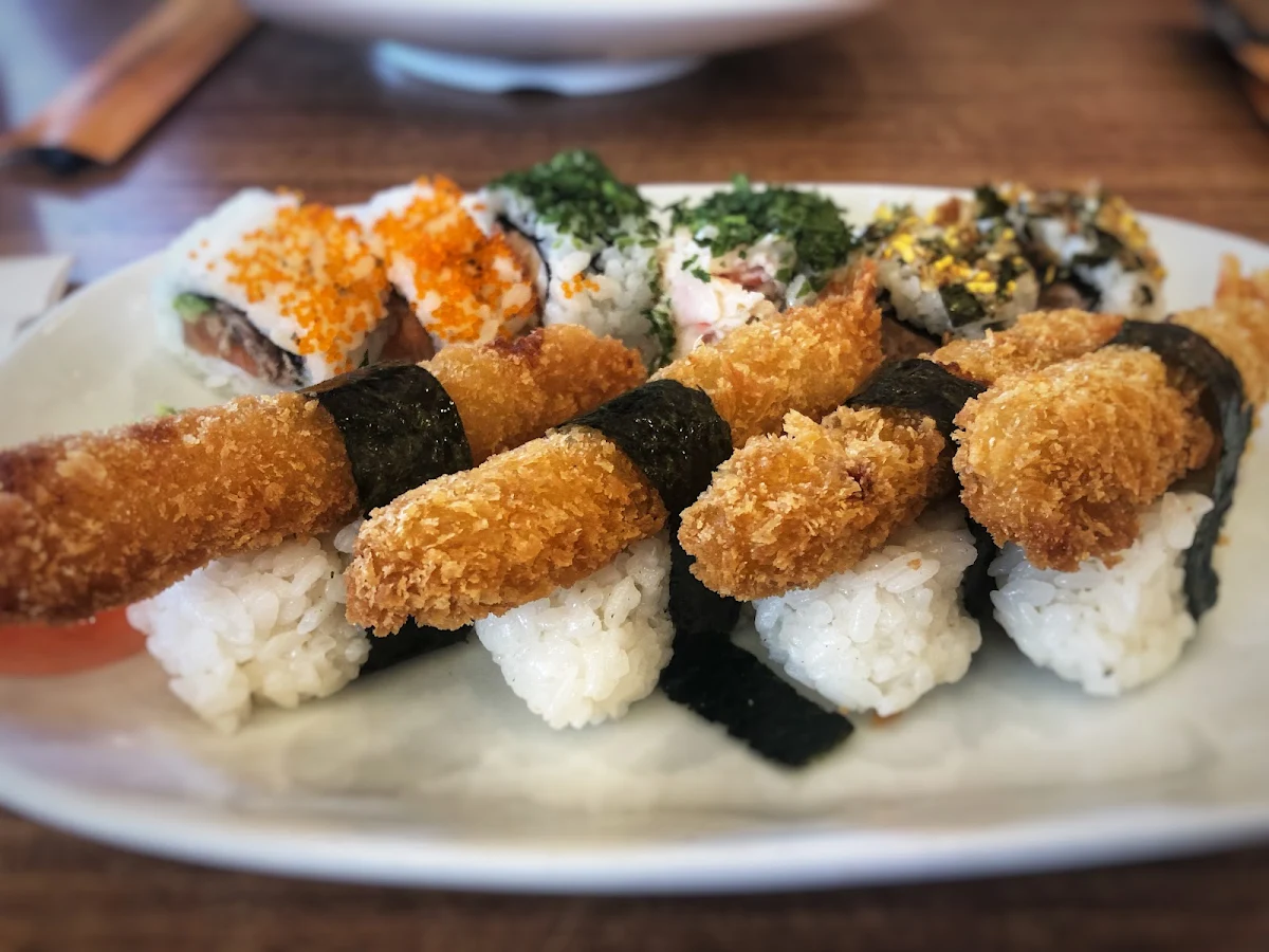 Highlights, Sushi & Dumpling House