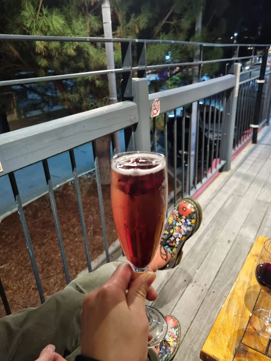 Highlights, Whisper Wine Bar