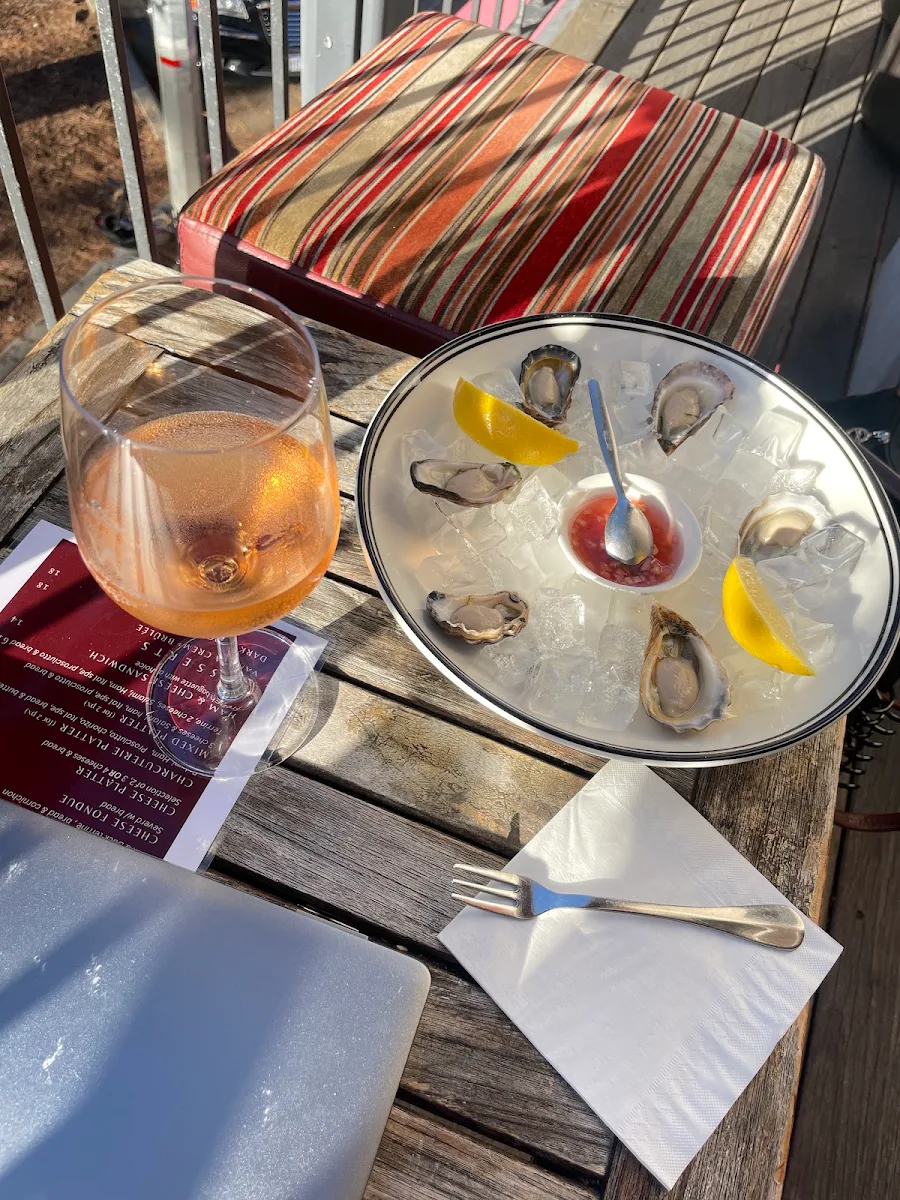Highlights, Whisper Wine Bar