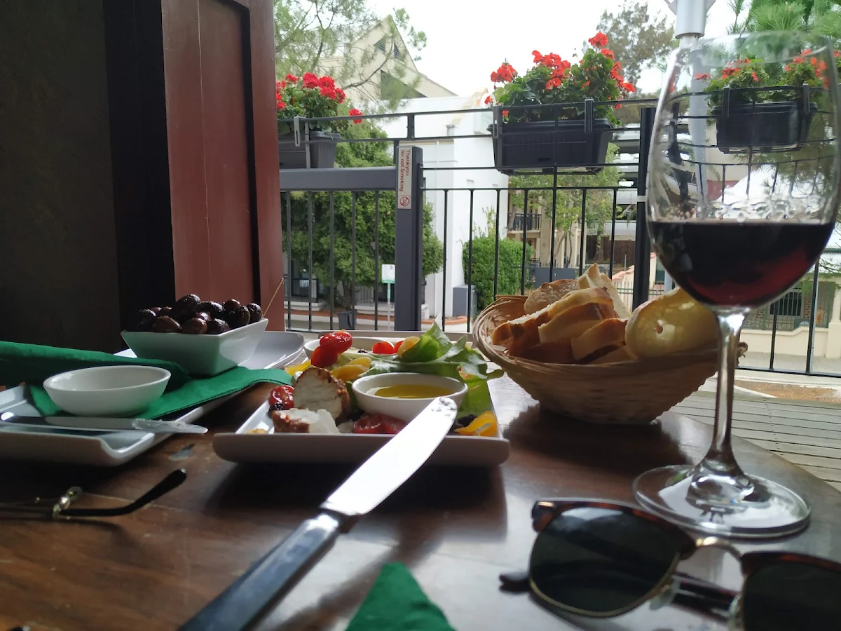 Highlights, Whisper Wine Bar
