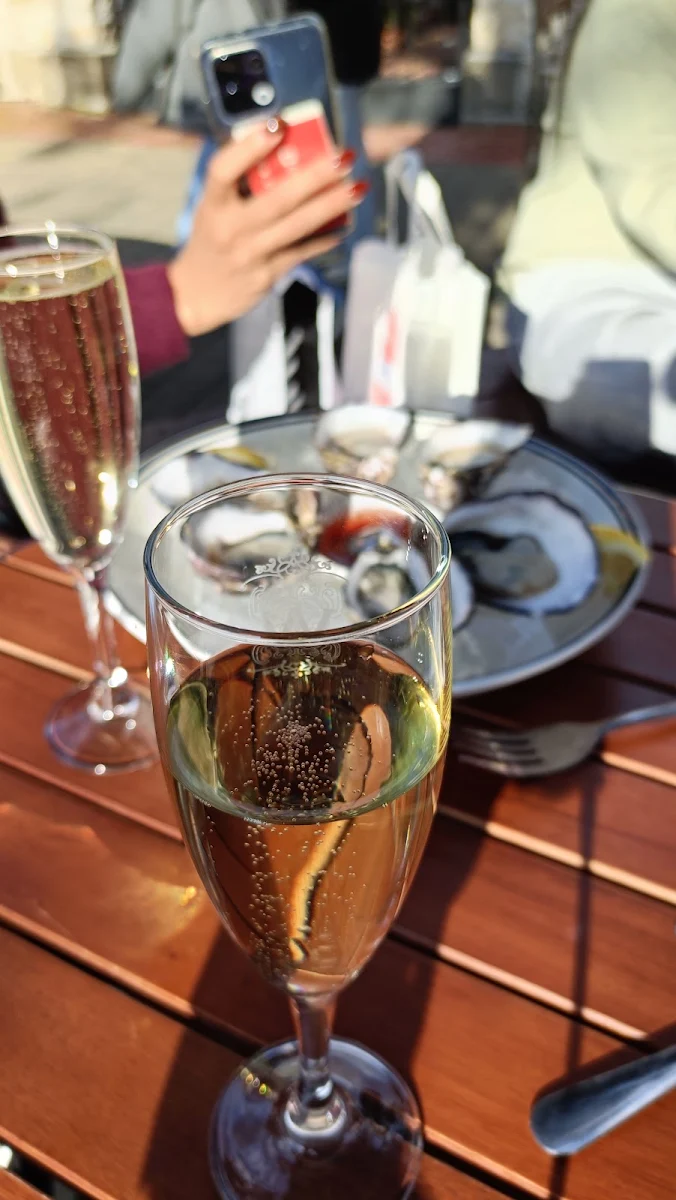 Highlights, Whisper Wine Bar