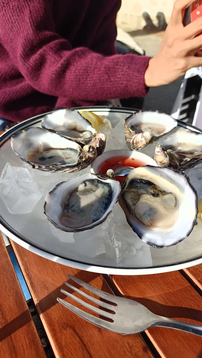 Oyster, Whisper Wine Bar