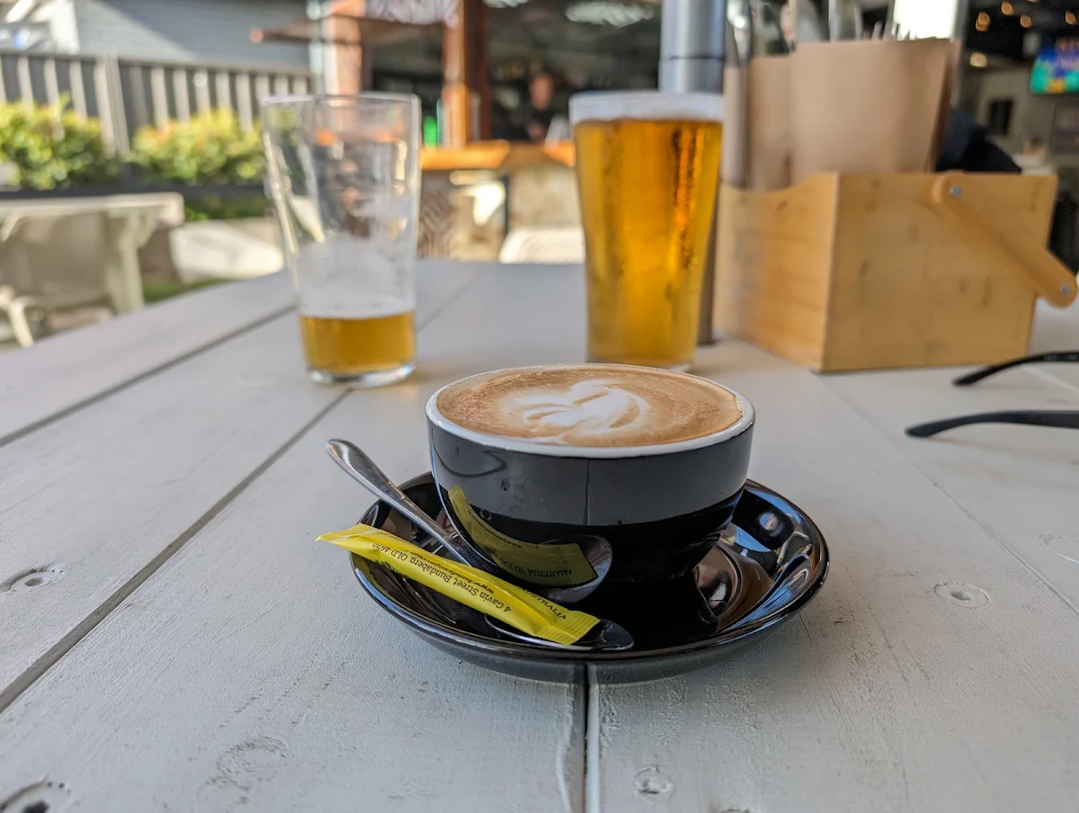 Flat White, Windmill Hotel