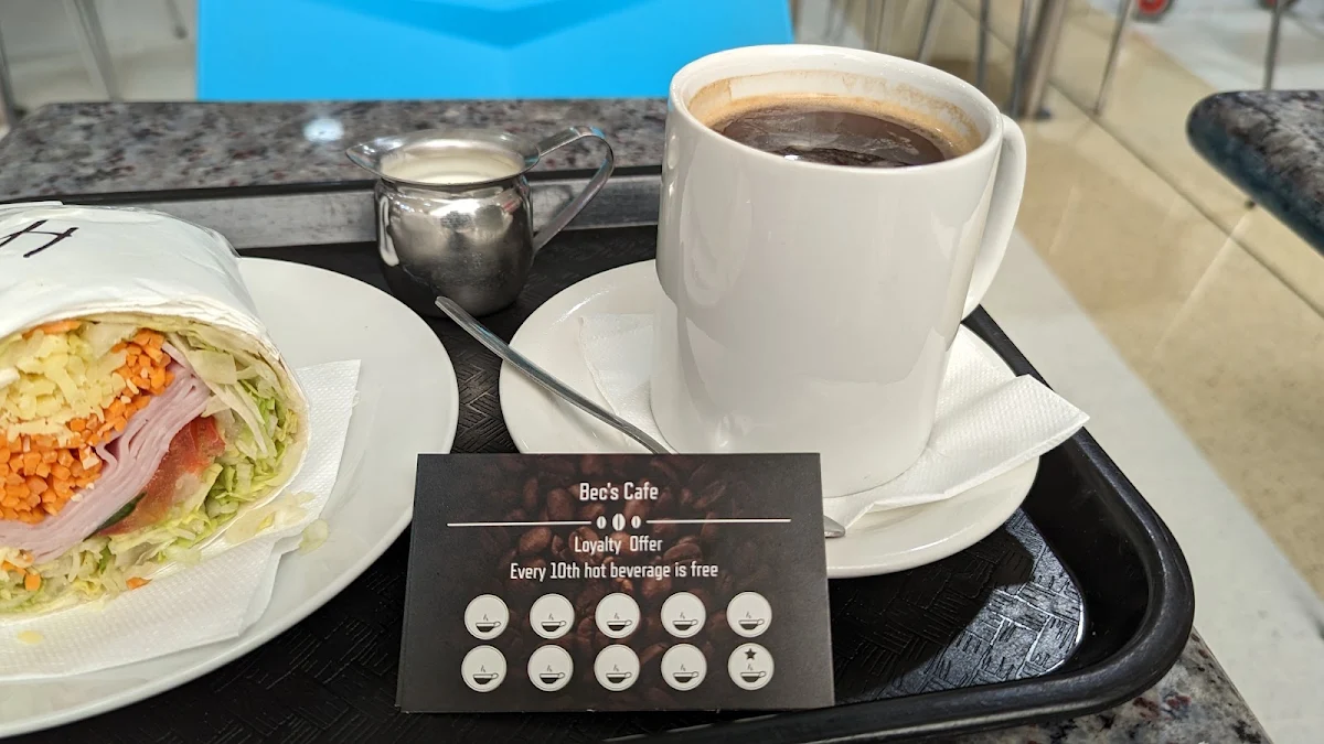 Highlights, Bec's Café