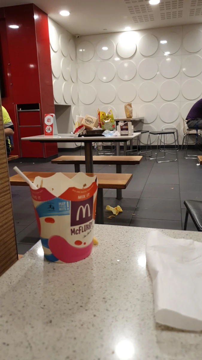 Tip, McDonald's Melbourne Airport