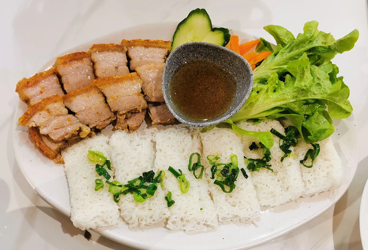 Rolled Vermicelli Banh Hoi