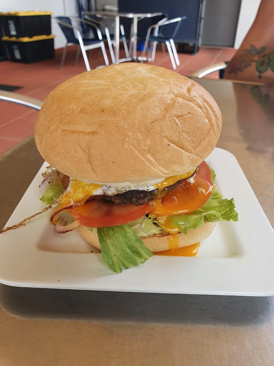 Highlights, Pappi's Cafe & Takeaway