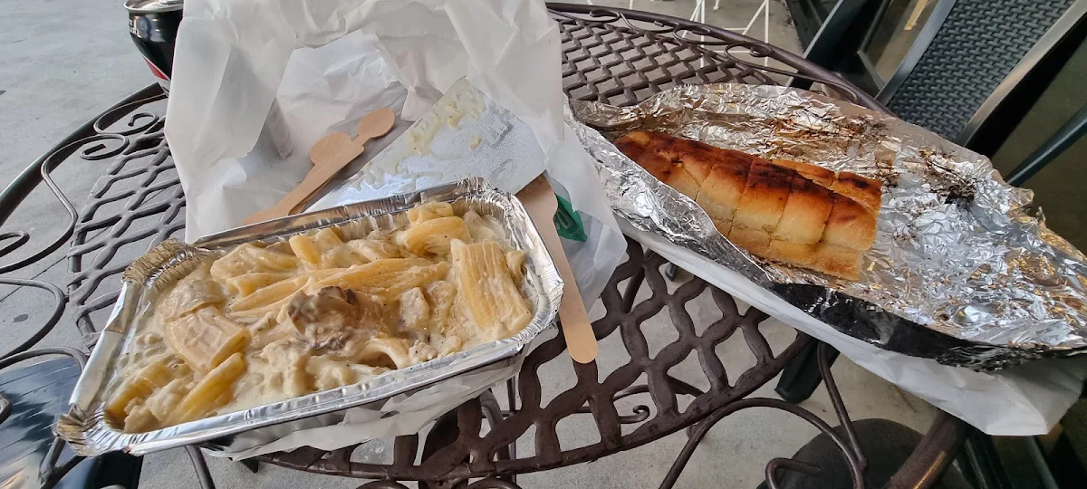 Garlic Bread Roll, Amalfi Pizza & Pasta Cranbourne East