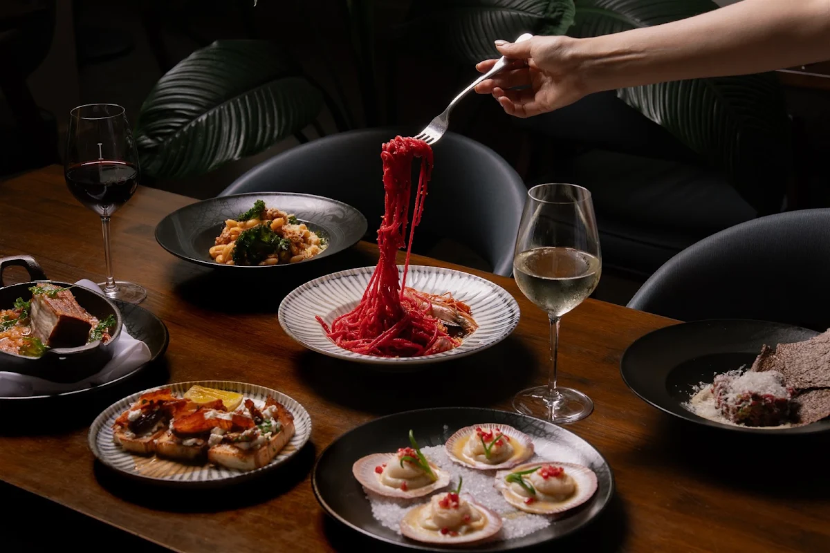 Highlights, Feast Restaurant