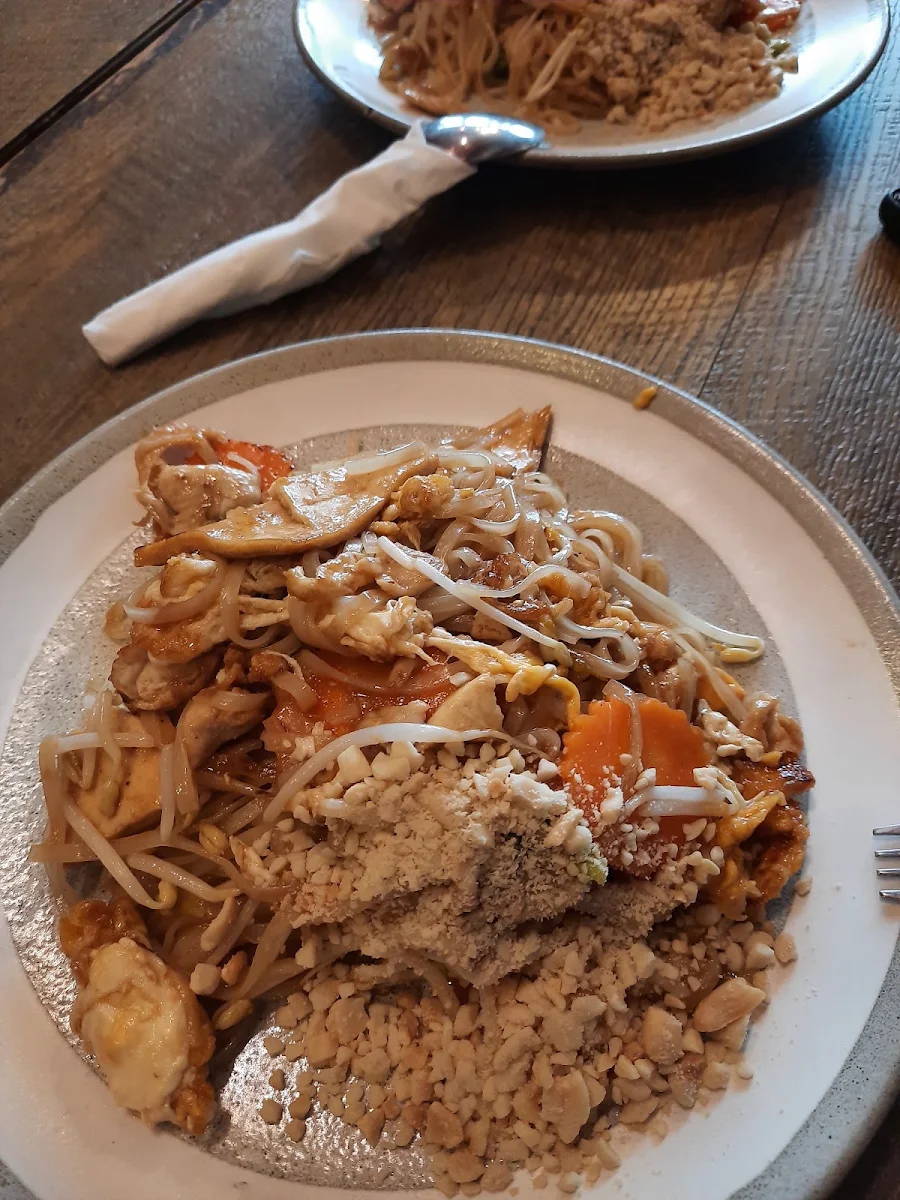Chicken Pad Thai