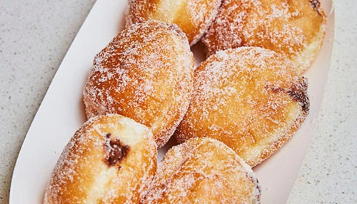 Highlights, Walker's Doughnuts Watergardens