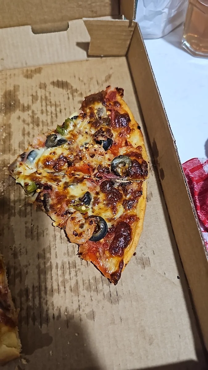 Highlights, Moonlite Cafe & Pizza