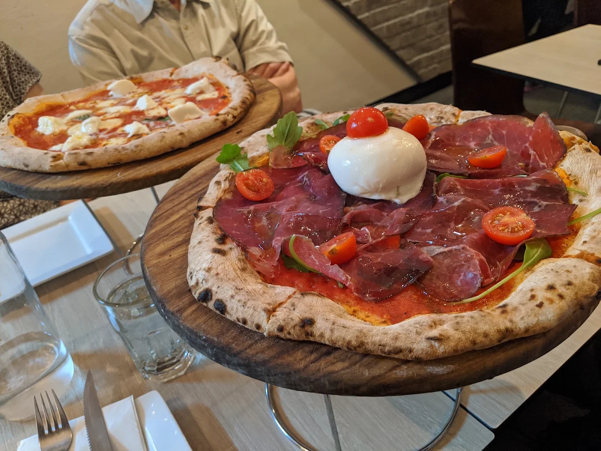 Burrata Pizza Margherita