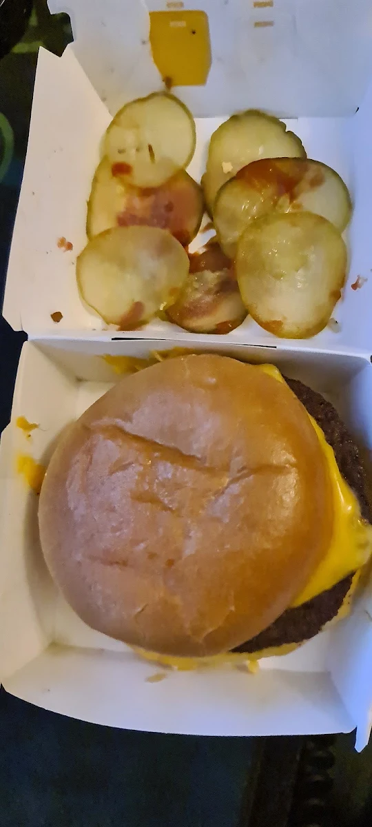 Triple Cheeseburger, McDonald's Niddrie