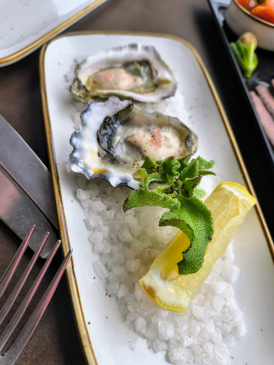 Fresh Oysters