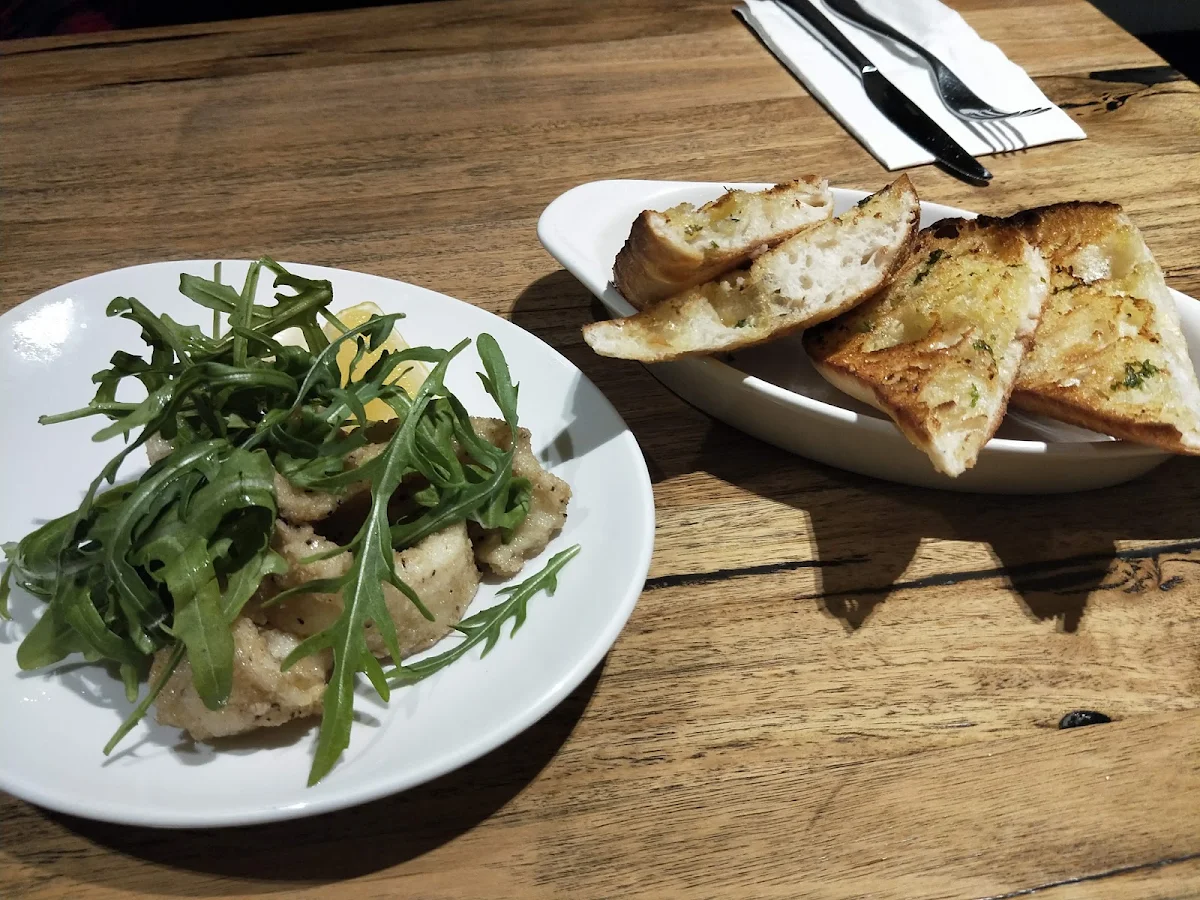 Calamari and Garlic Bread