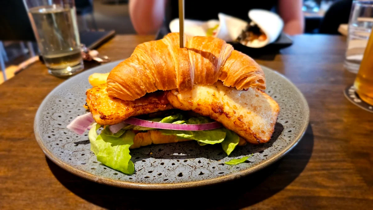 Breakfast Mojo, The Monkey Bar