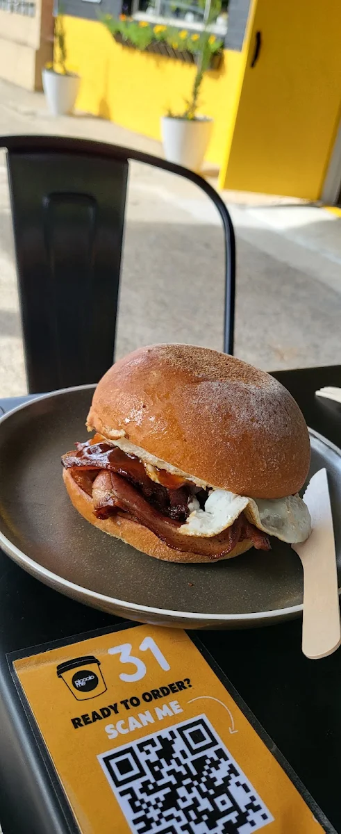 Egg and Bacon Roll, Piccolo Me Seven Hills