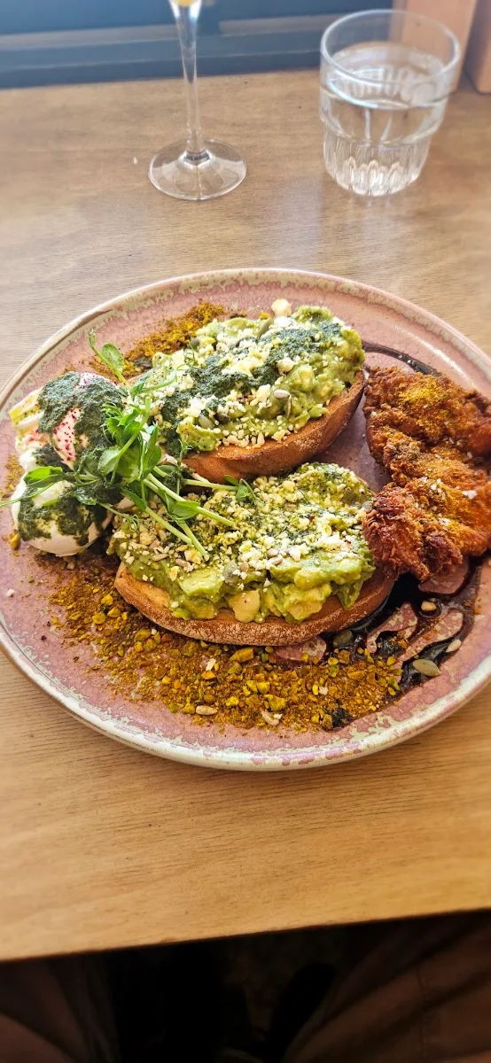 Smashed Avocado, OSTRO Eatery