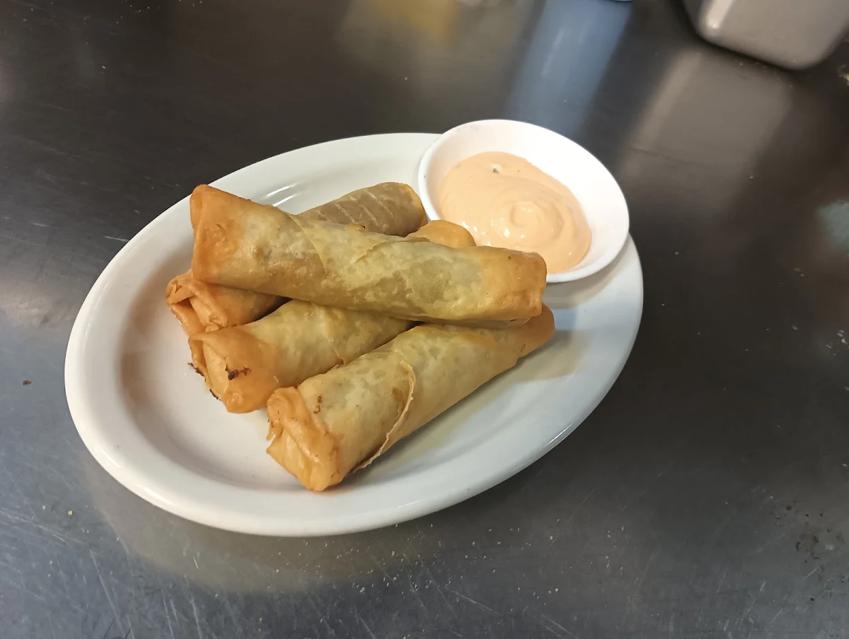 Cheeseburger Springrolls, Pete's Pizza