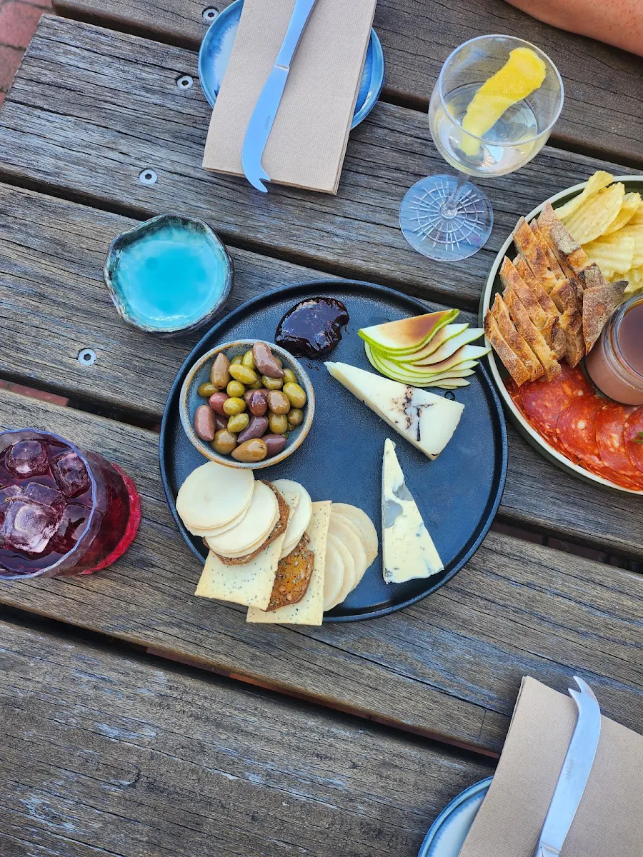 Highlights, Hudsons Road Wine & Beer