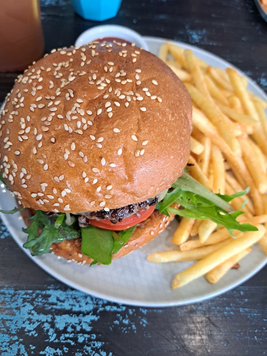 Classic Beef Burger with Chips