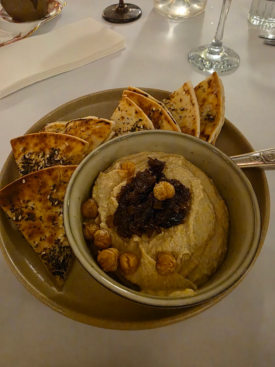 Hummus with Za'Atar Olive Oil Lemon & Flatbread