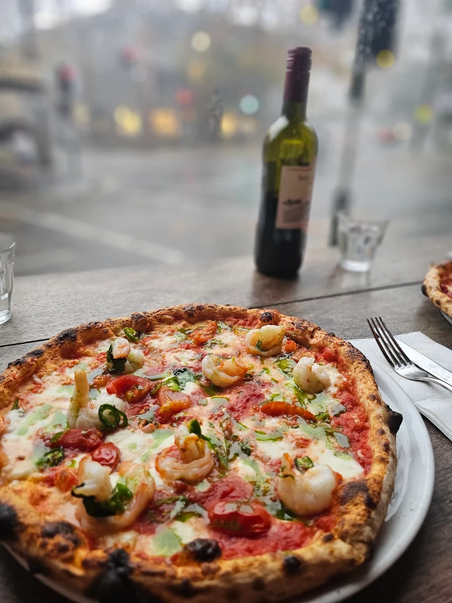 Highlights, Vacanza Pizzeria Bronte Road