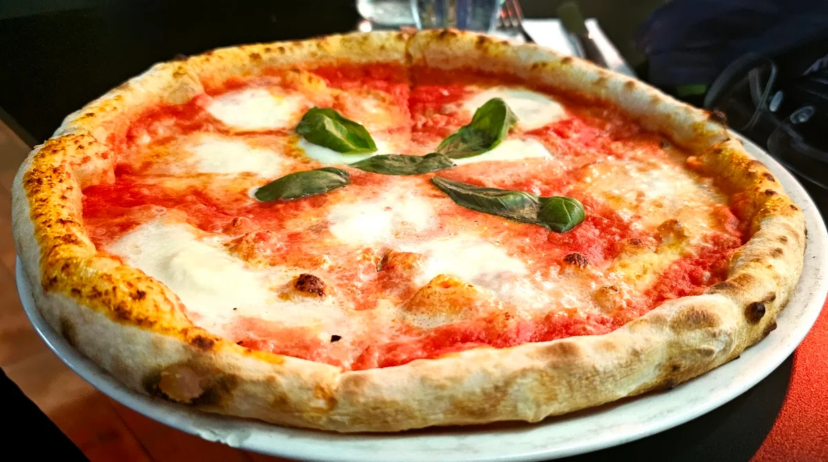 Highlights, Vacanza Pizzeria Bronte Road