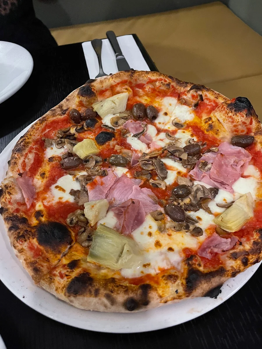 Pizza Caprice, Vacanza Pizzeria Bronte Road