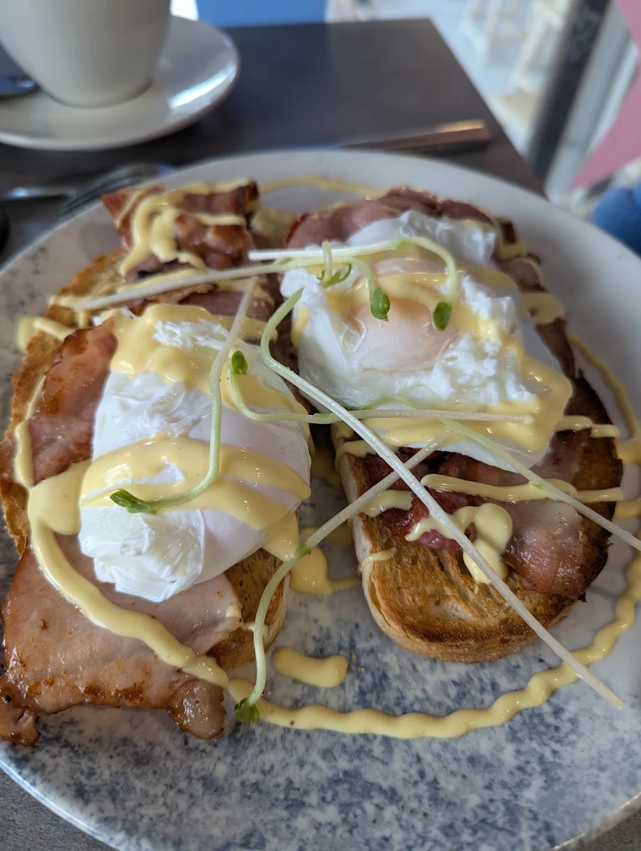 Eggs Benedict