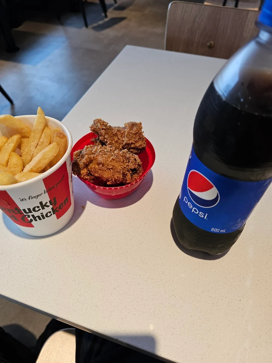 Wicked Wing Go Bucket with 600ml Pepsi