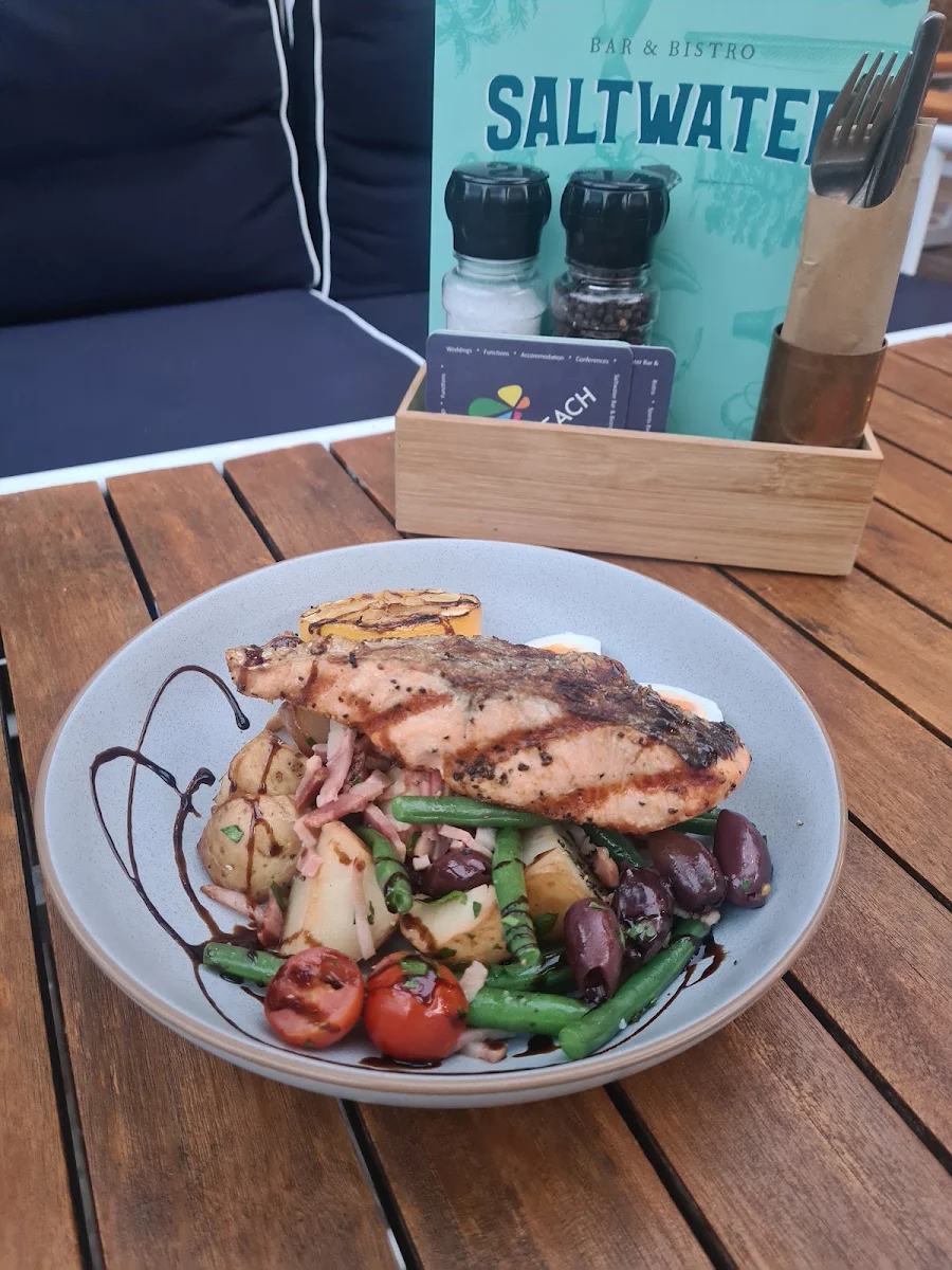Highlights, Saltwater Bar & Bistro